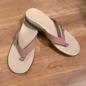 Vionic Sandals Light Brown Size 9